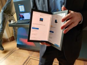 Bureau On a pu mettre la most essential sur le ThinkPad X1 Pliable de Lenovo et ça devient intéressant