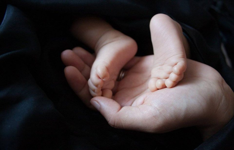 Enfant Montpellier : Un nourrisson abandonné pendant take heures dans son berceau