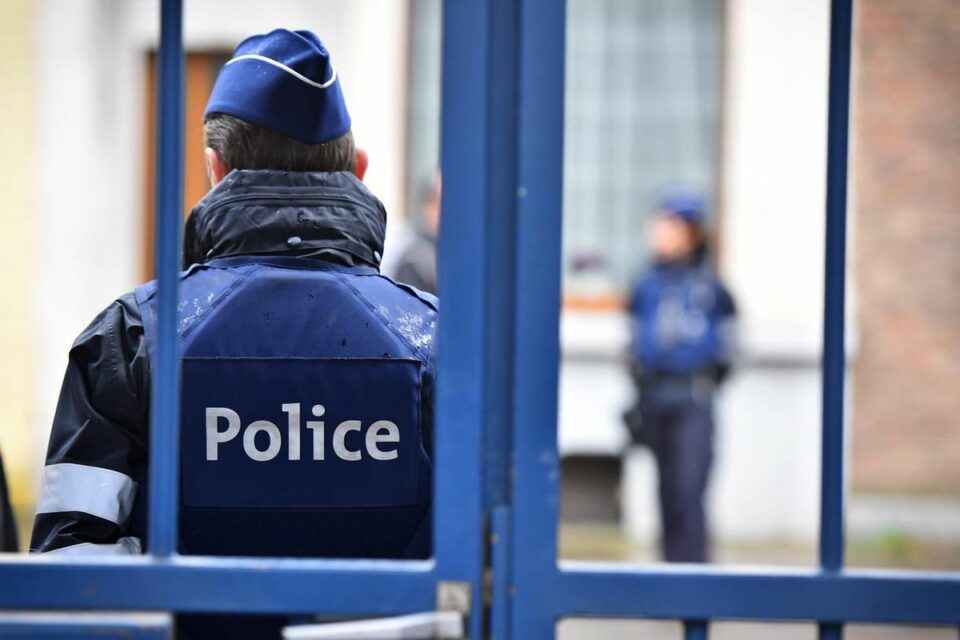 Ecole Déploiement policier à Farciennes : un homme armé retiendrait plusieurs personnes en otage dans une école