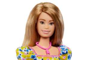 Enfant Une poupée Barbie porteuse de trisomie 21 pour promouvoir l’inclusion