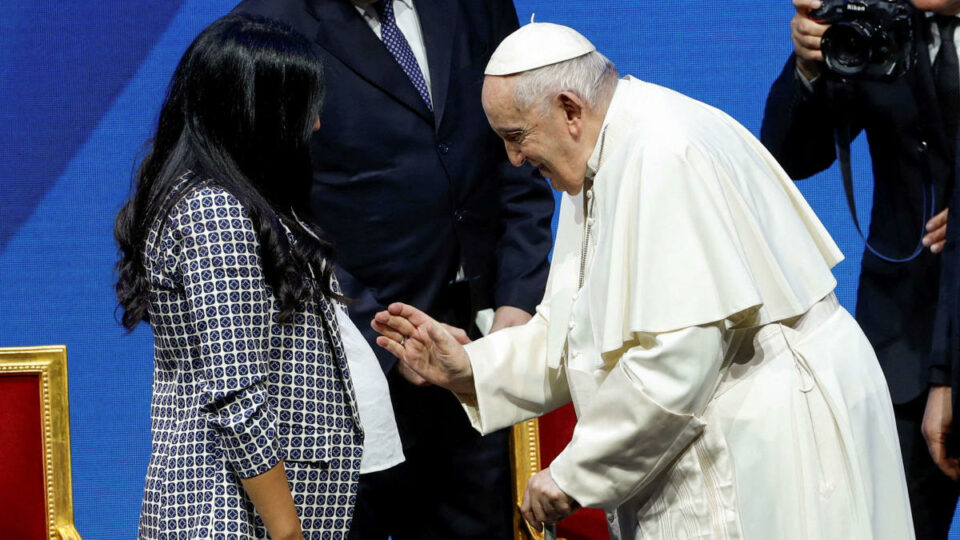 Enfant En Italie, le pape ne veut pas que les animaux de compagnie remplacent les enfants