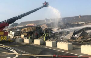 Ecole Mort de Nahel : De Nantes à Annecy, des voituress brûlées et des écoles incendiées