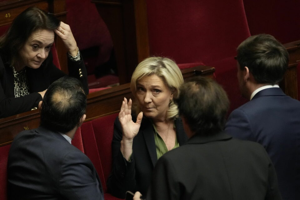 Enfant Aides à la garde d’enfant : la majorité a-t-elle rejeté un amendement de Marine Le Pen pour le reprendre à son compte ?