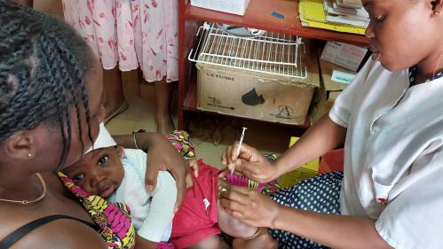 Enfant Paludisme : le Cameroun a entamé la vaccination à grande échelle des enfants, “une révolution”